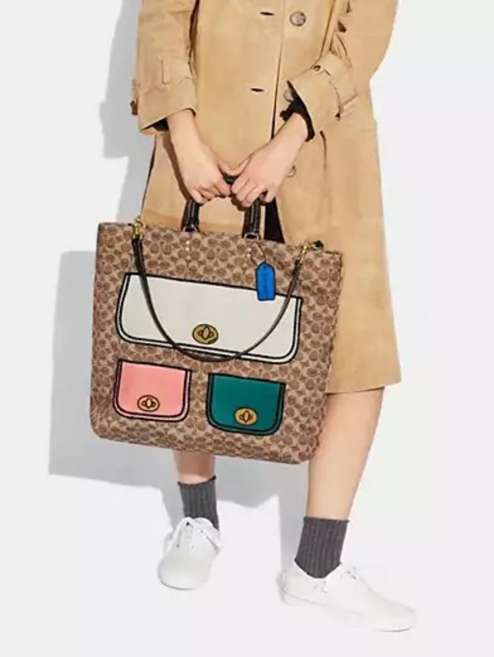 Coach Rogue Tote, Signature Canvas With Trompe L'oeil Print, Forever Collection - Picture 3 of 16